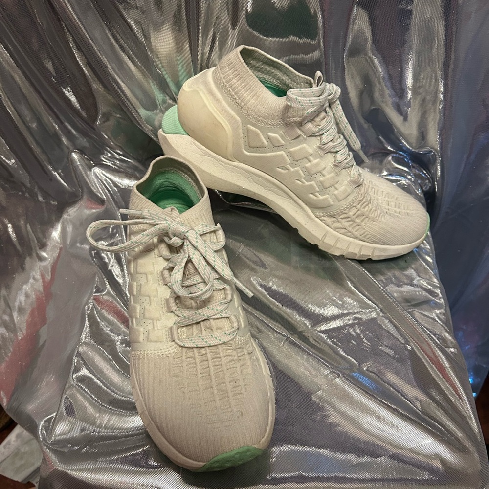 Preowned Under Armour Cream and Mint Sneakers